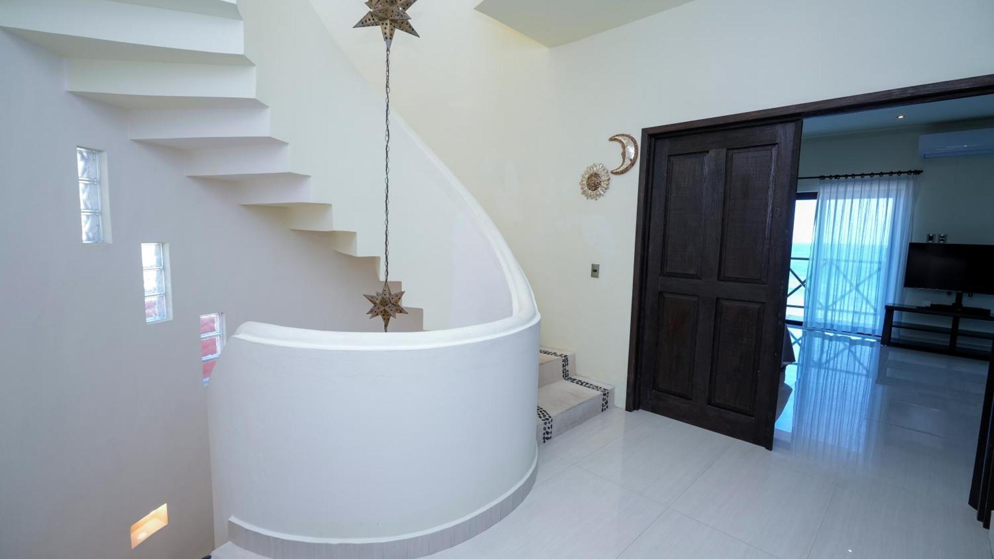 Casa Javi- Ocean Front Located Mid Isla Mujeres Villa Luaran gambar
